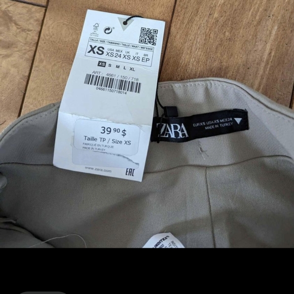 Zara - Beige Mini Skirt XS - Picture 2 of 5